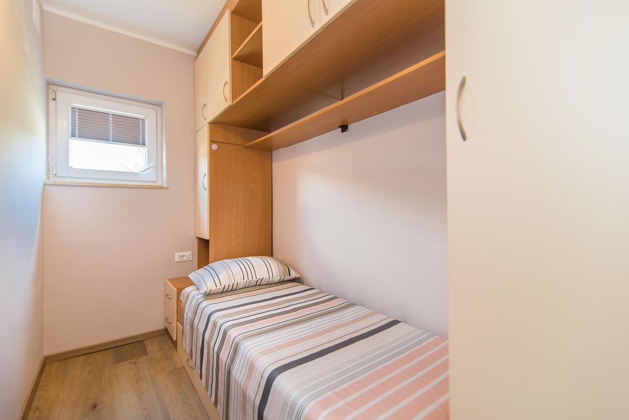 Apartment Lili Porec Exterior photo